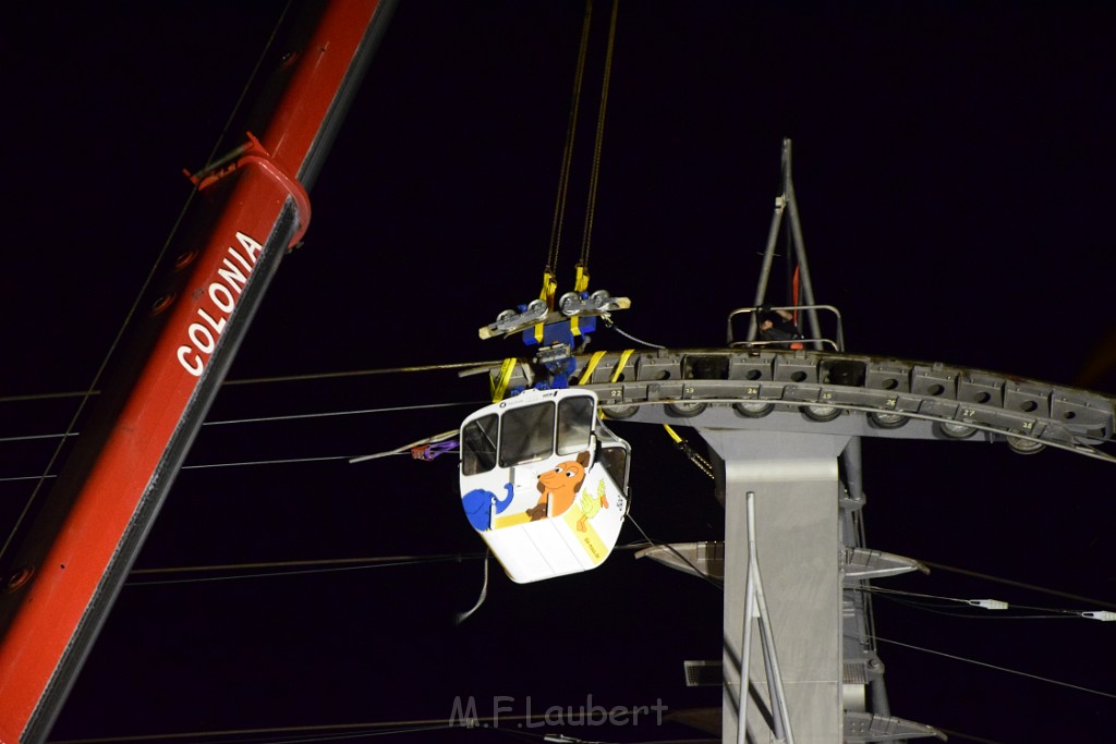 Koelner Seilbahn Gondel blieb haengen Koeln Linksrheinisch P956.JPG - Miklos Laubert